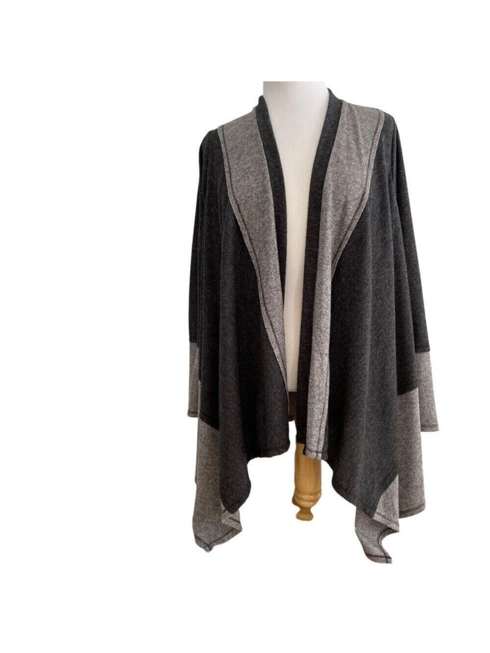 Ivy Womens Medium Colorblock duster wrap Cardigan dark grey silver Shawl medium